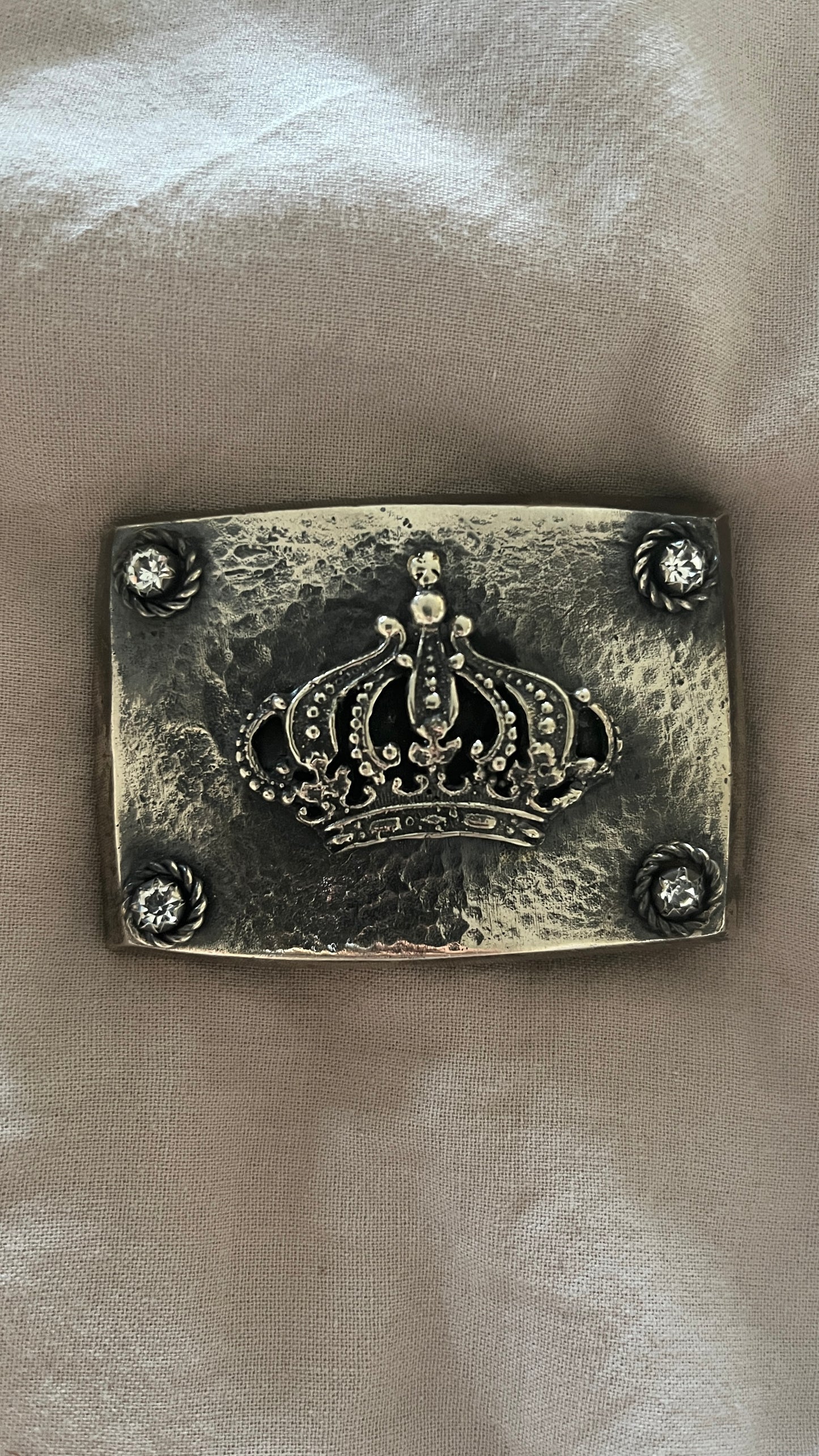 HEBILLA CORONA