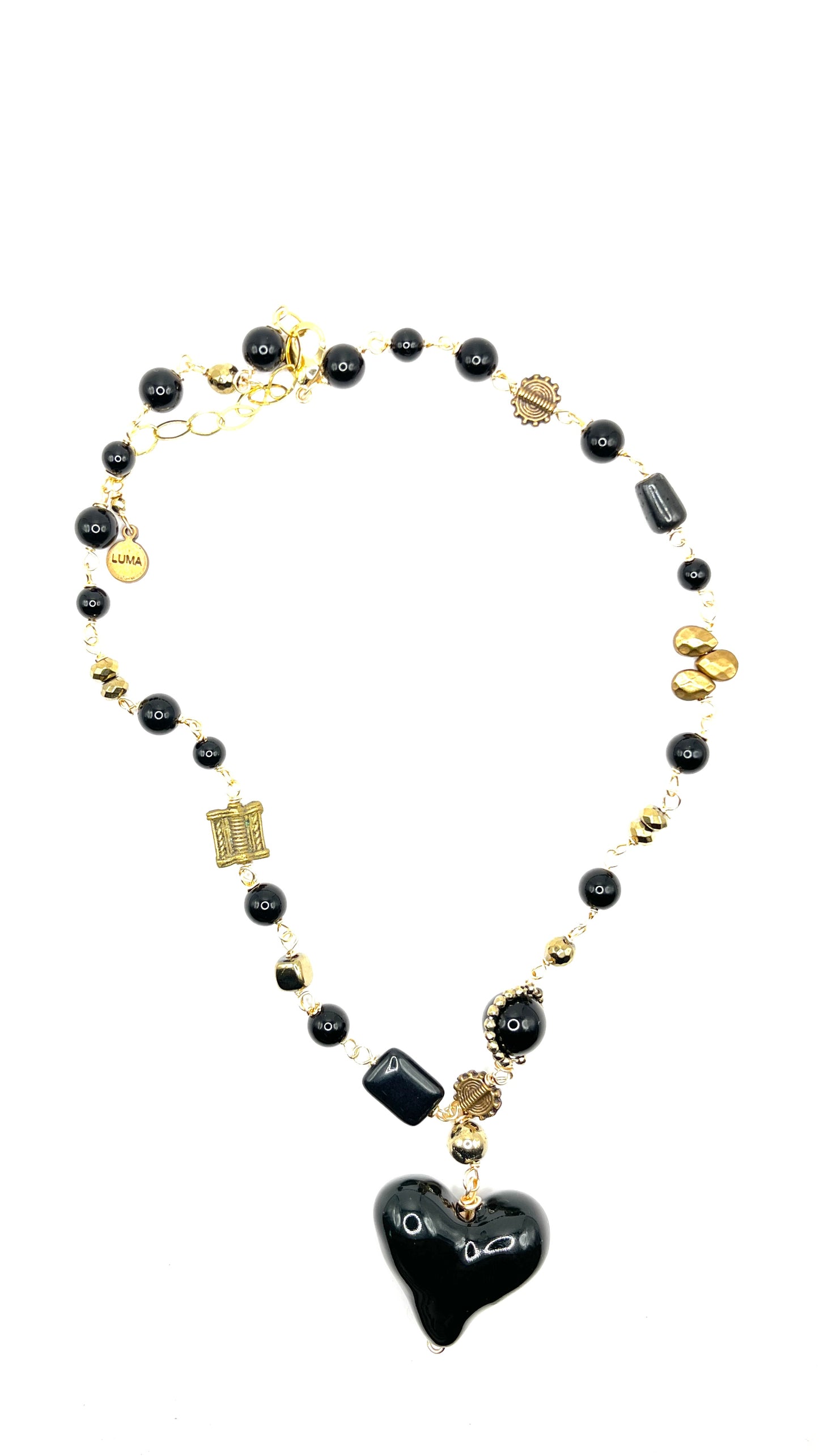 COLLAR NEGRO ÓNIX Y CORAZÓN