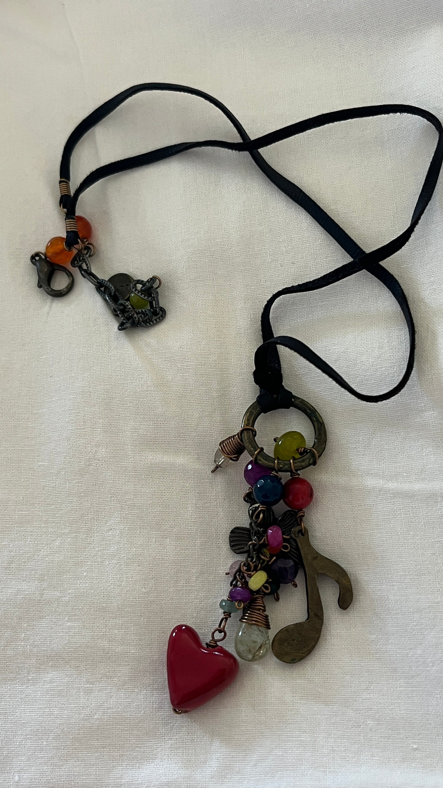 COLLAR SEDA Y CRUZ