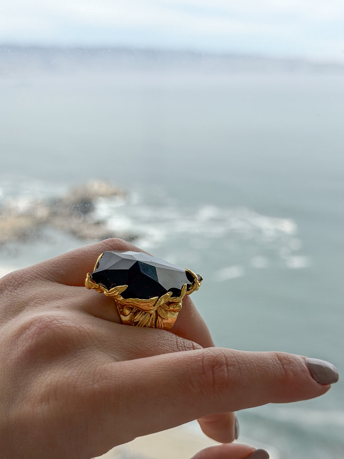 Anillo Cristal Negro Facetado