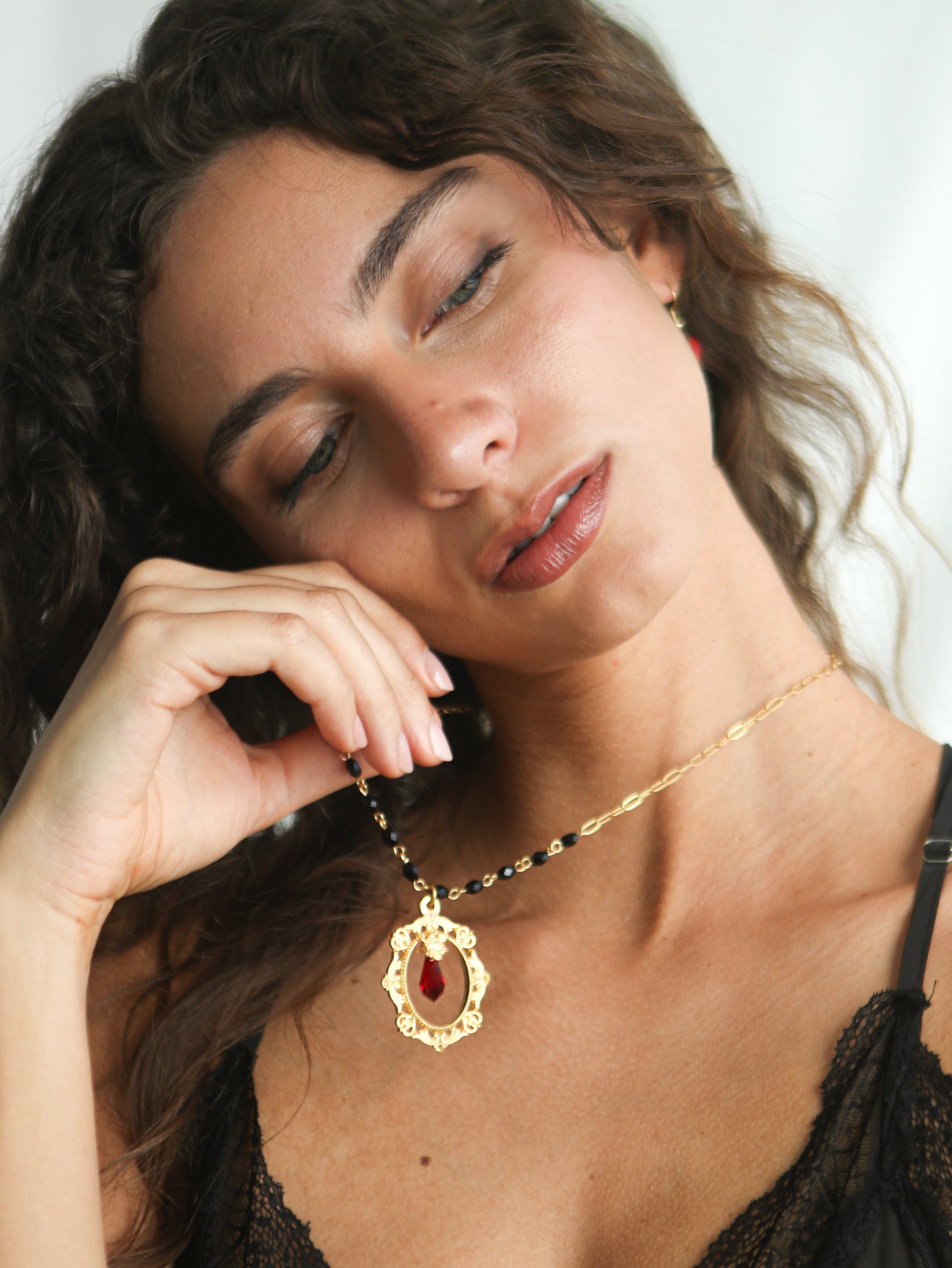 COLLAR MEDIEVAL CRISTAL