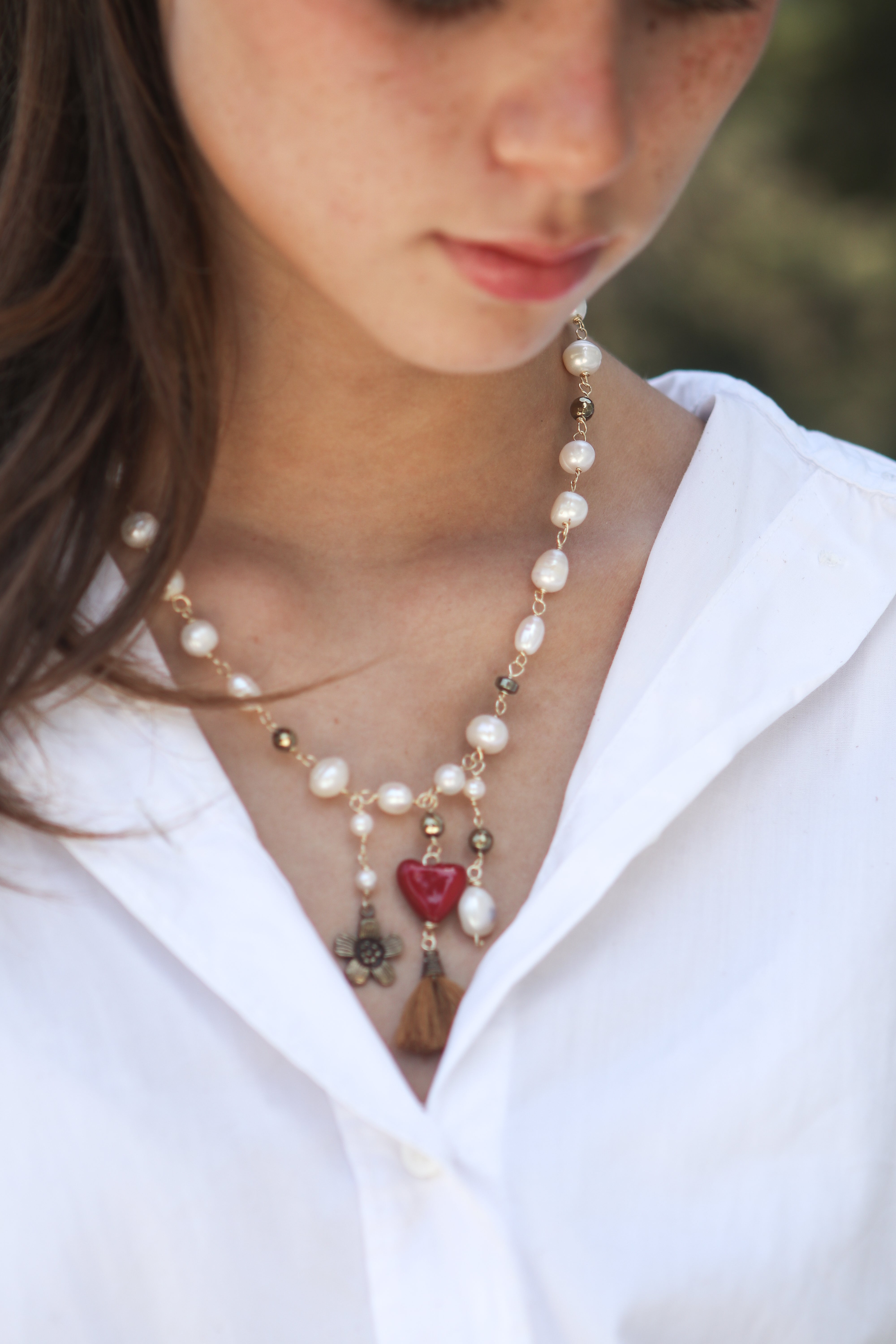 Collar perlas entorchadas y corazón