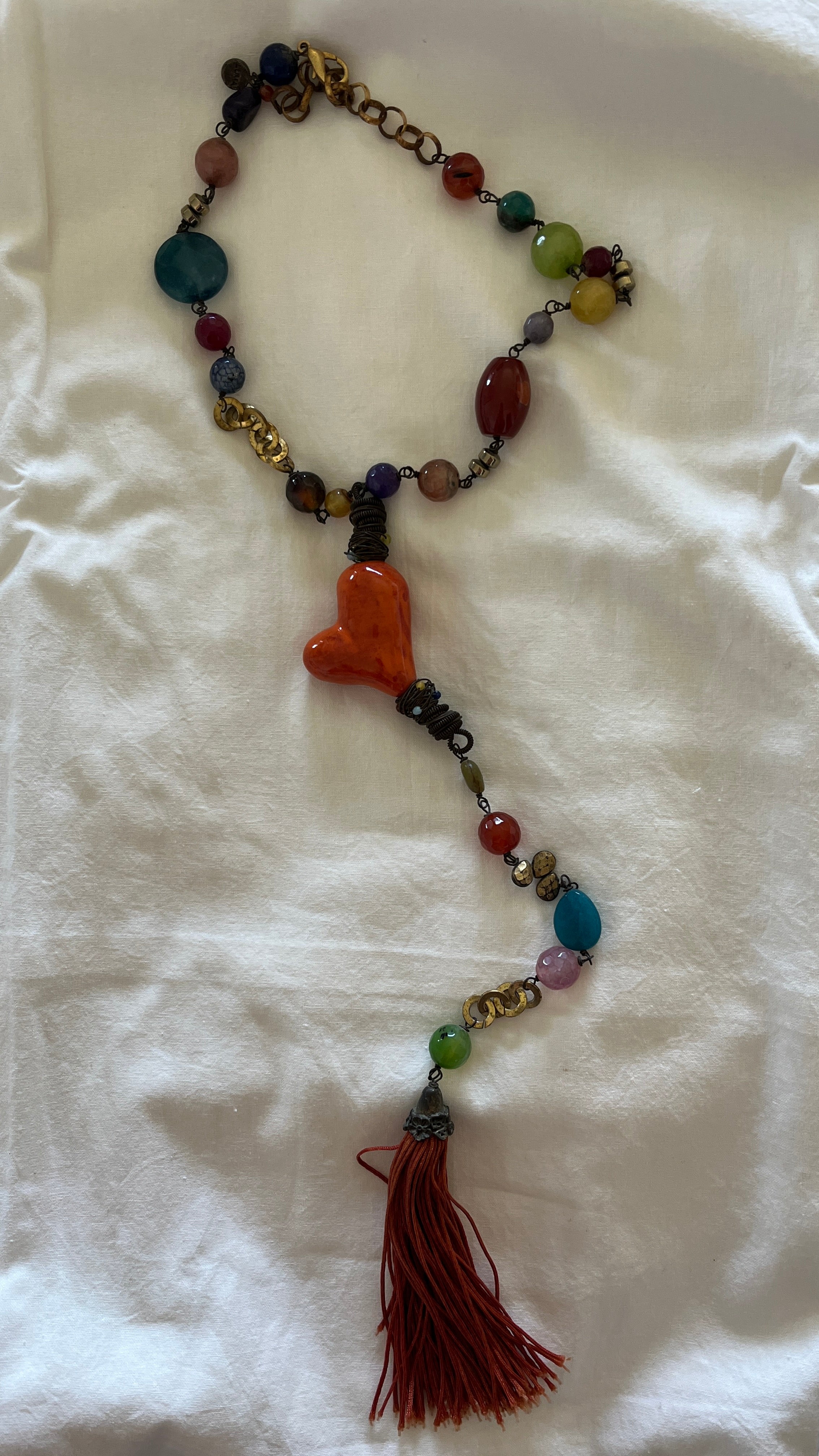 Collar piedras y corazón