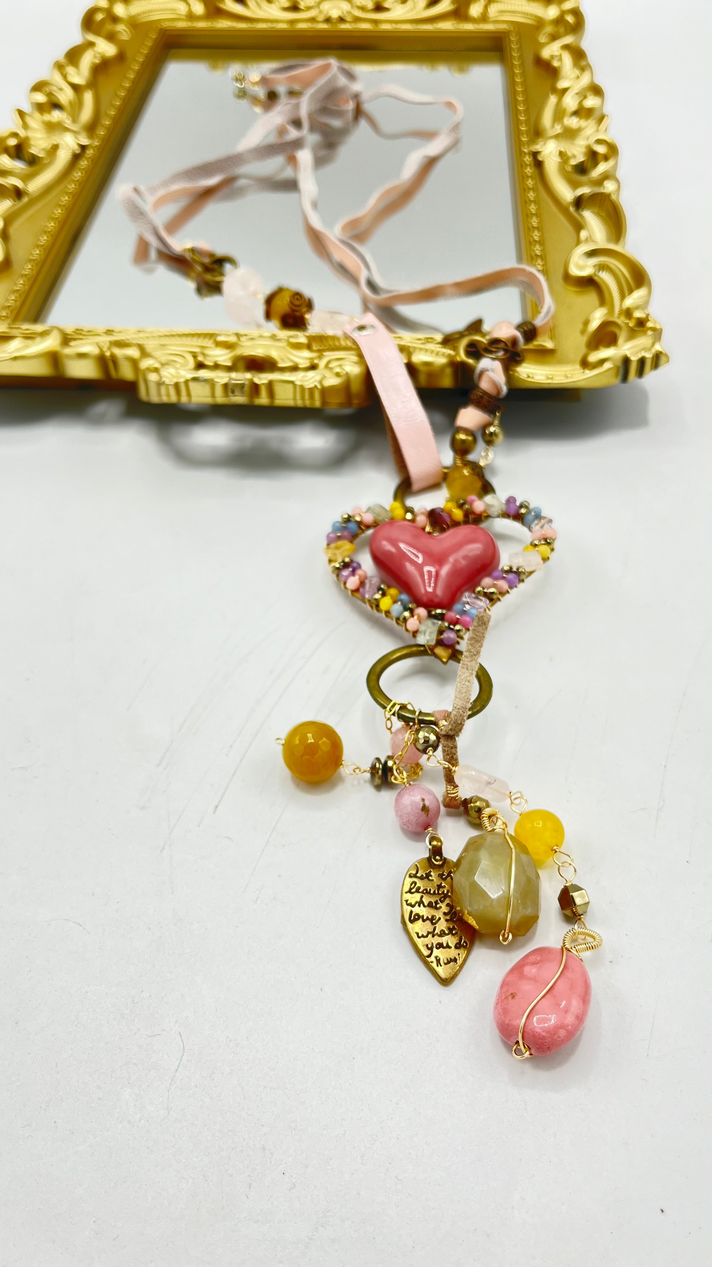 Collar cuero y piedras