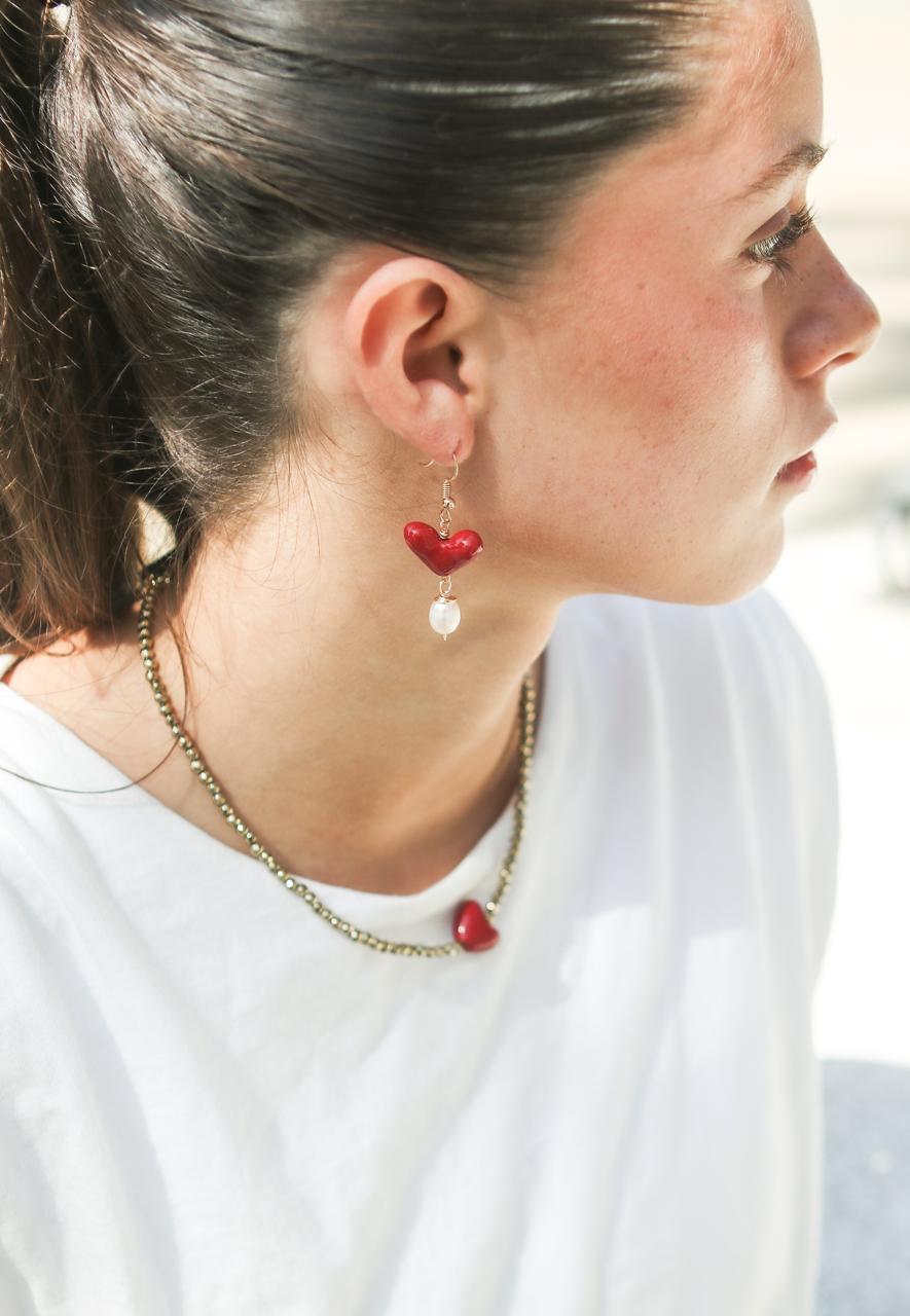 AROS DE CORAZÓN ROJO Y PERLA