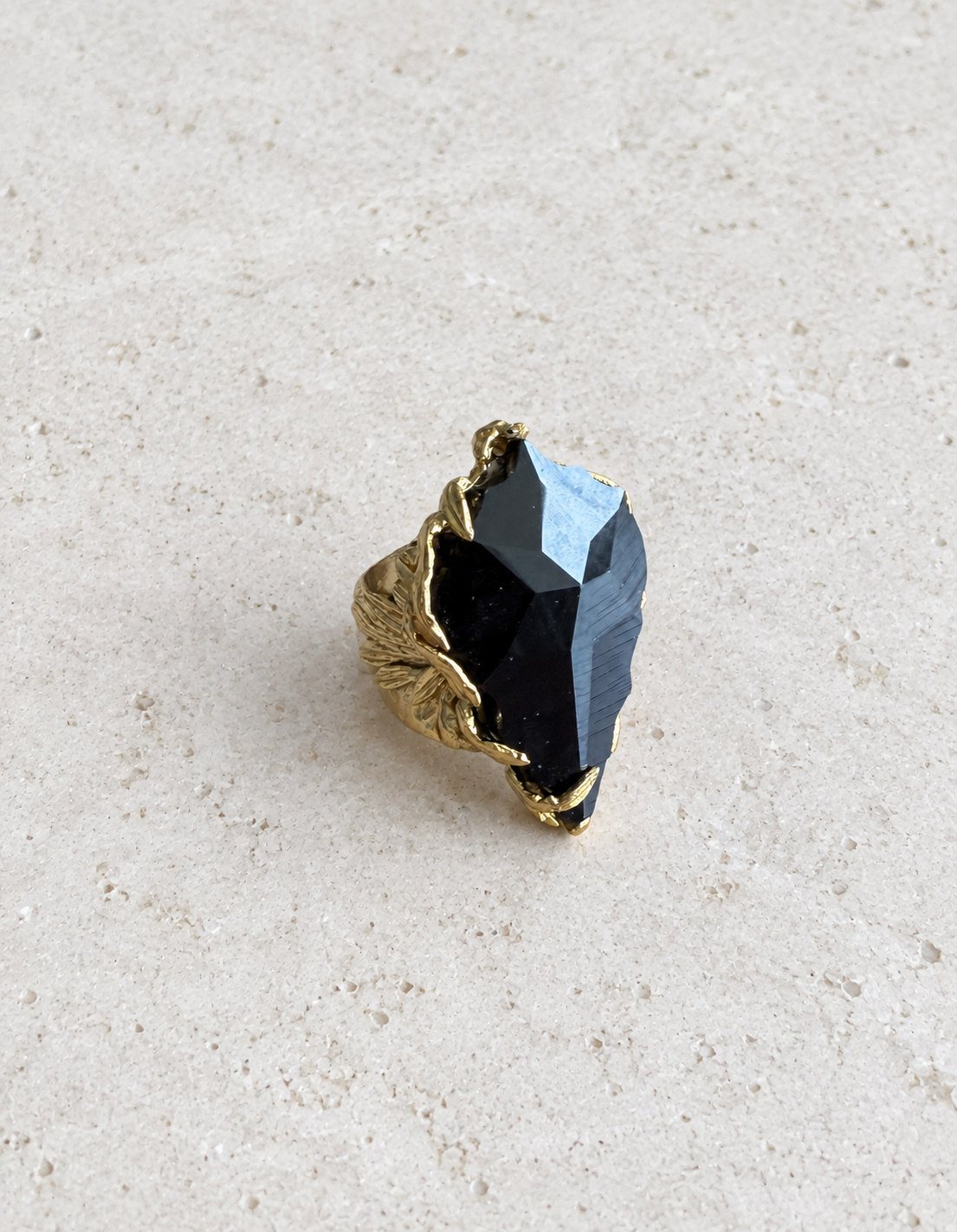 Anillo Cristal Negro Facetado