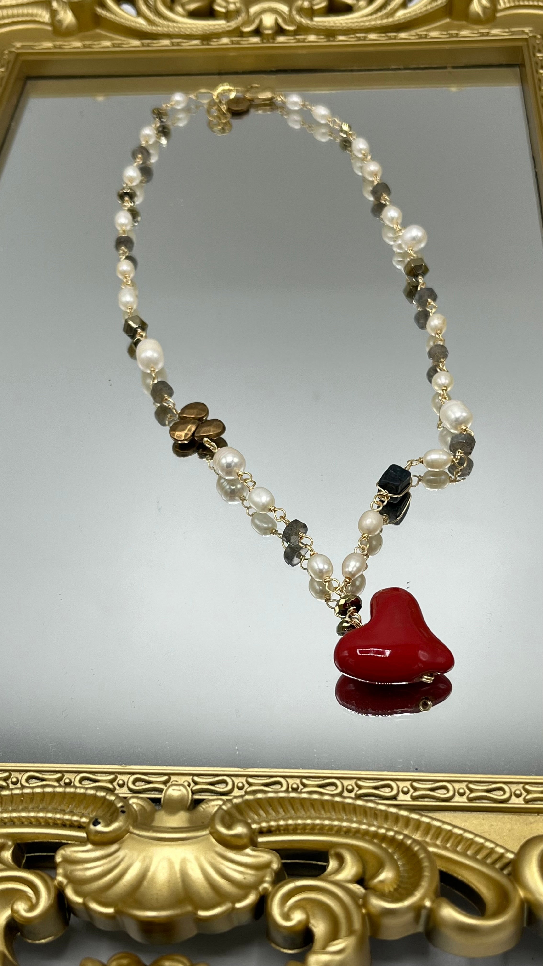 Collar perlas entorchadas y pirita