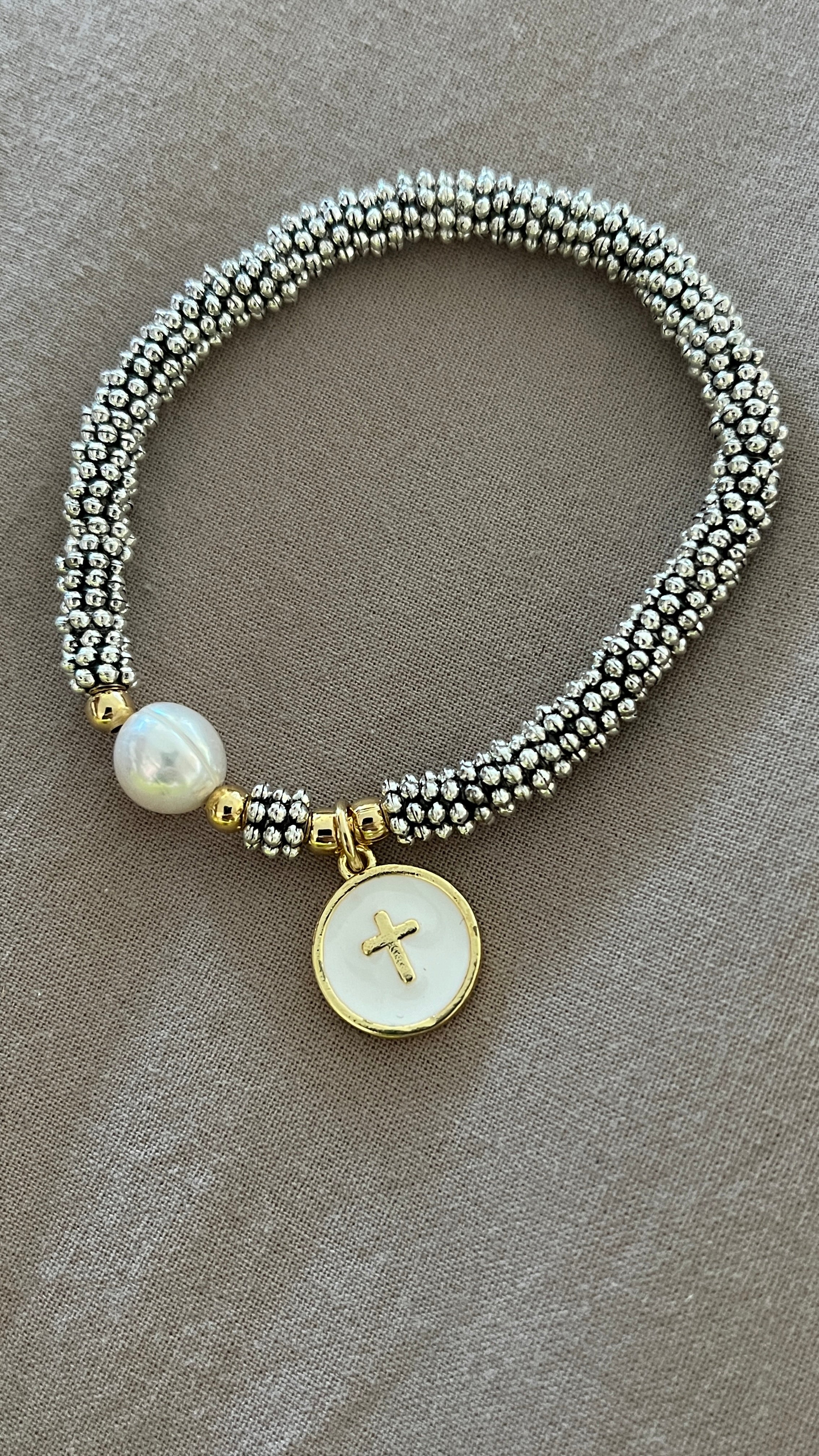 Pulsera elasticada cruz