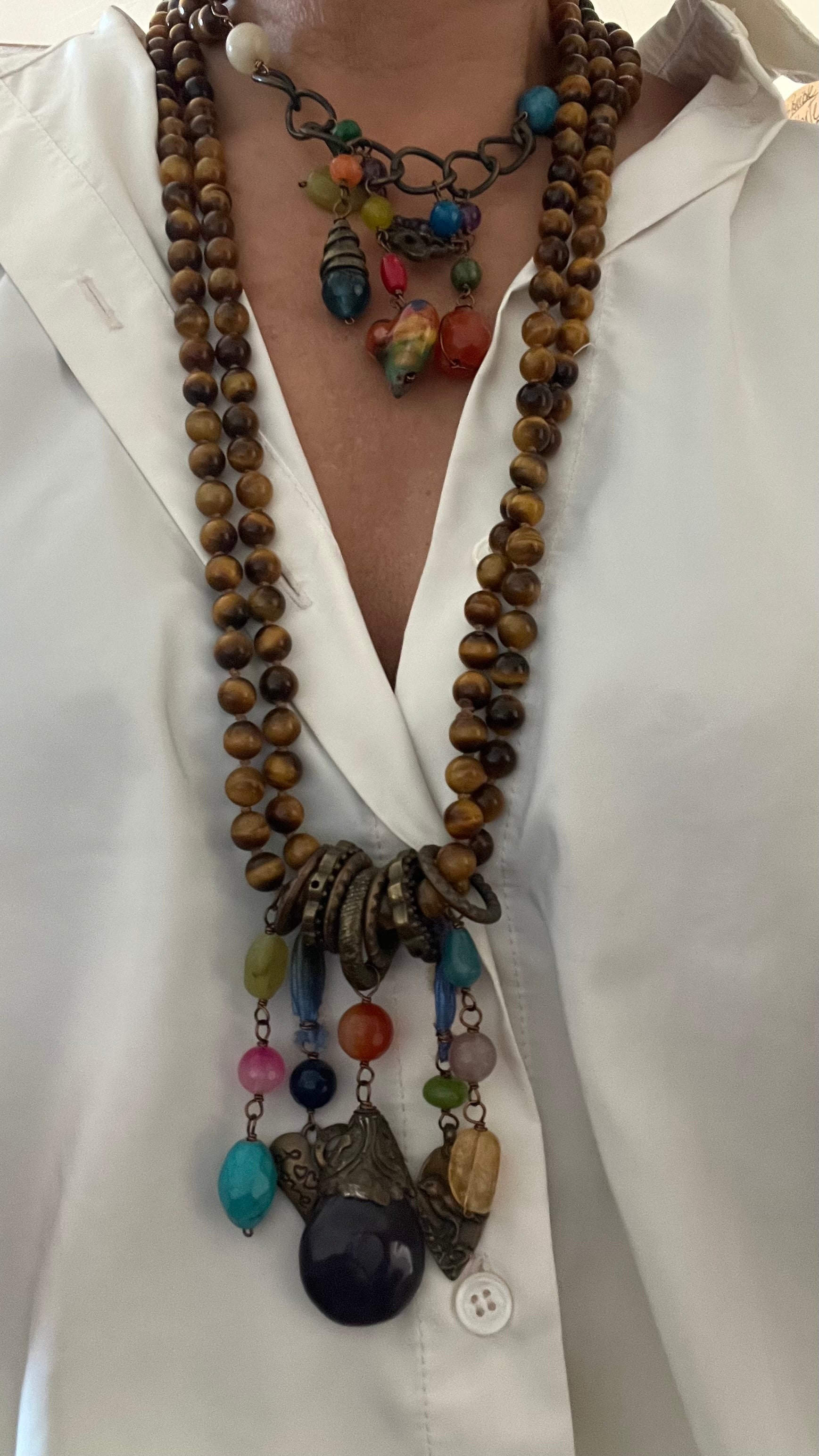 Collar ojo de tigre y dijes