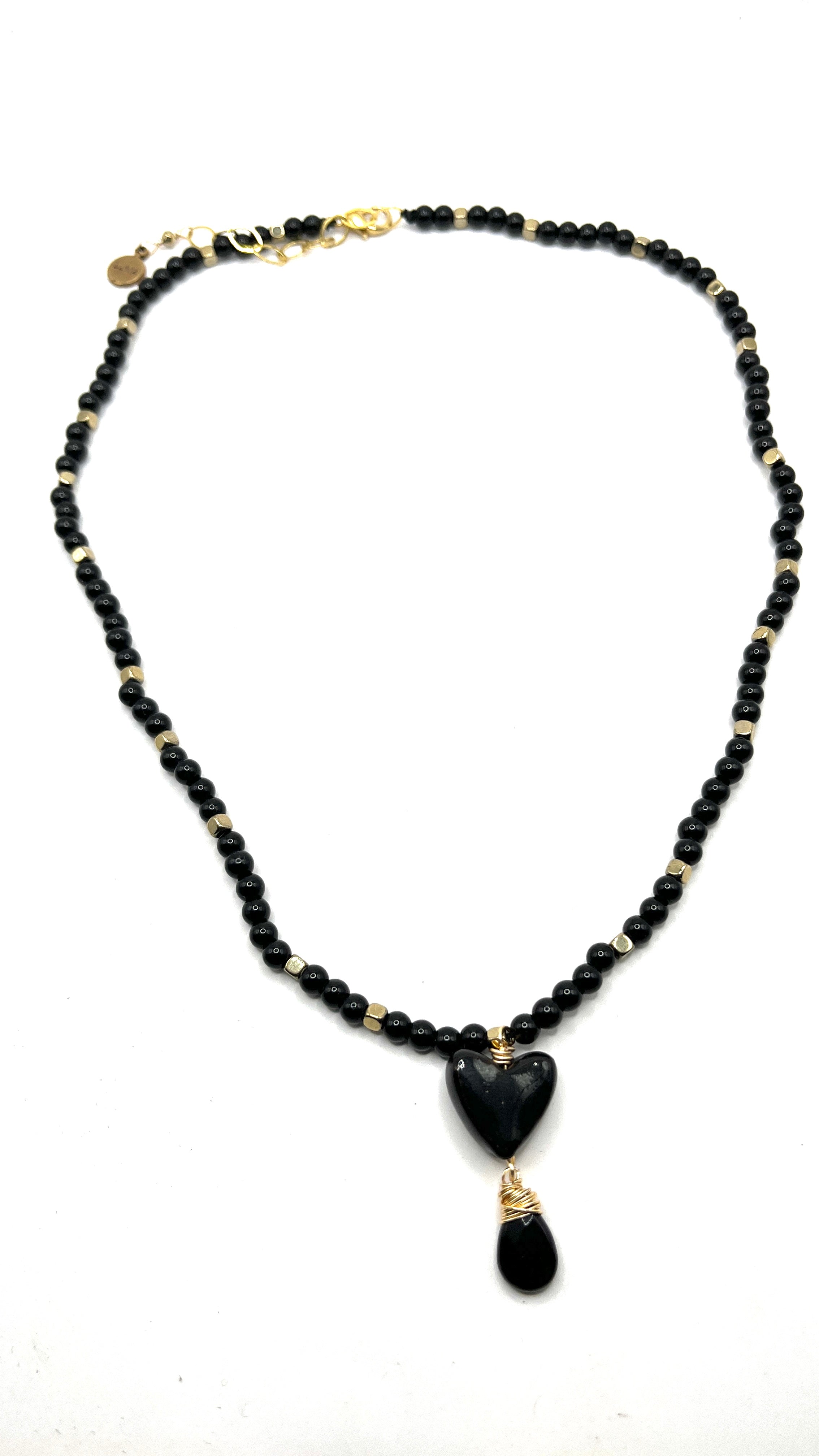 Collar Piedras Negras y corazón