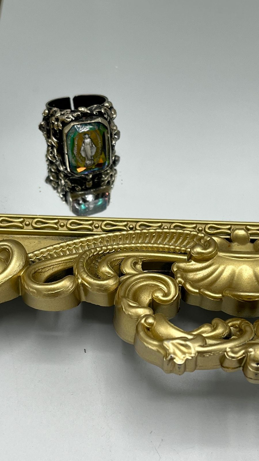 Anillo tornasol virgen