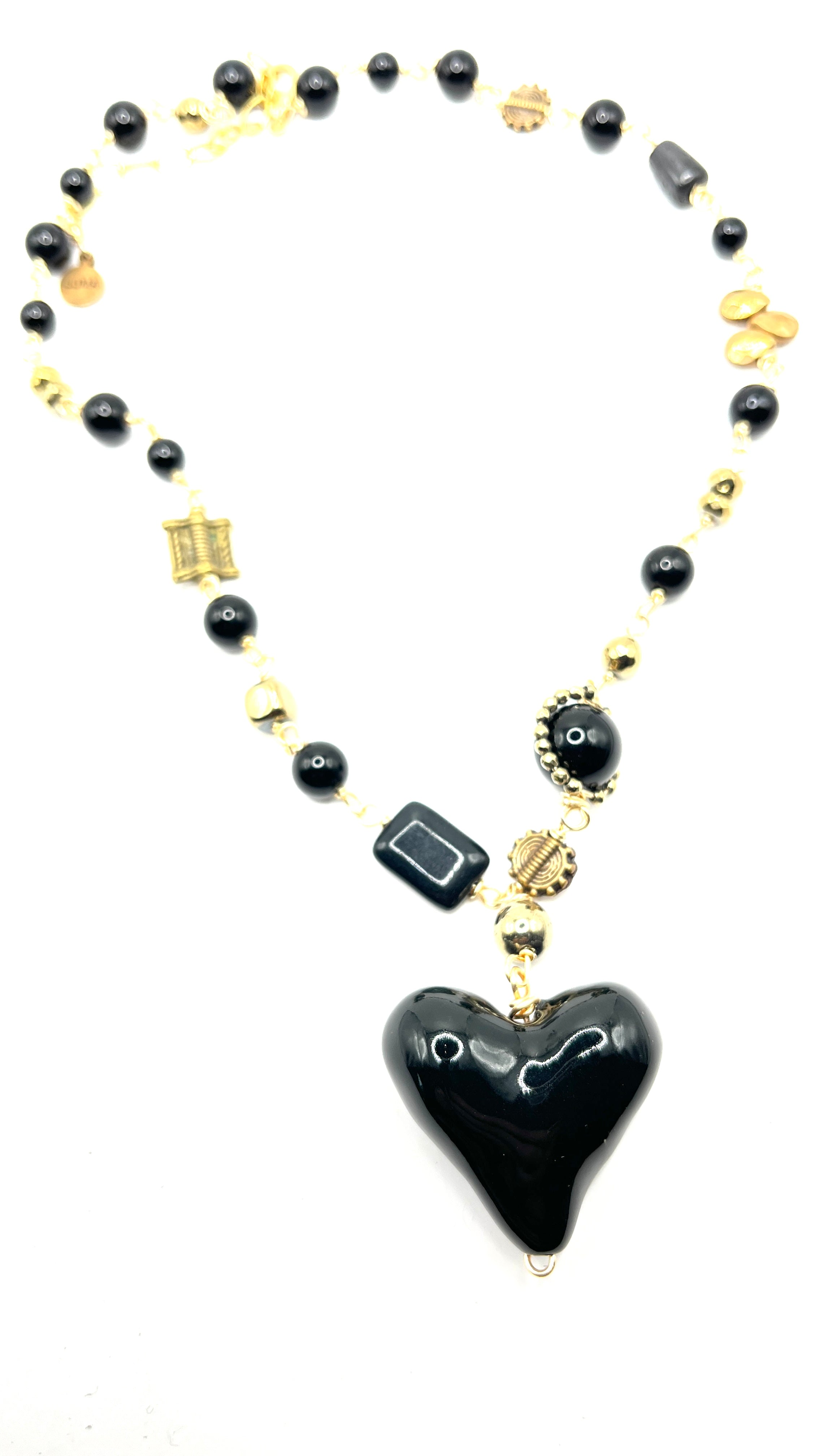 Collar negro ónix y corazón