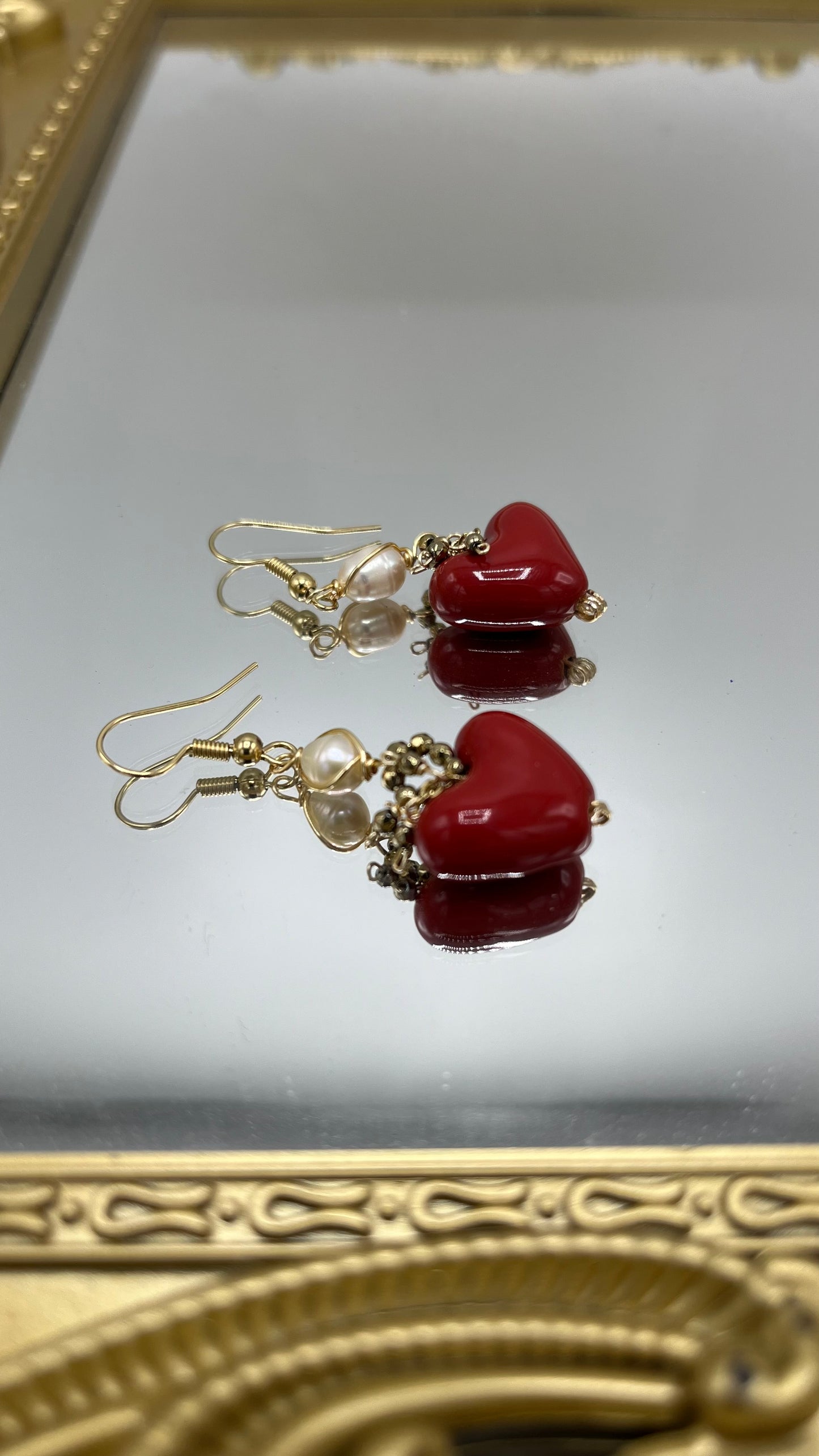 Aros de perlitas, corazón y pirita