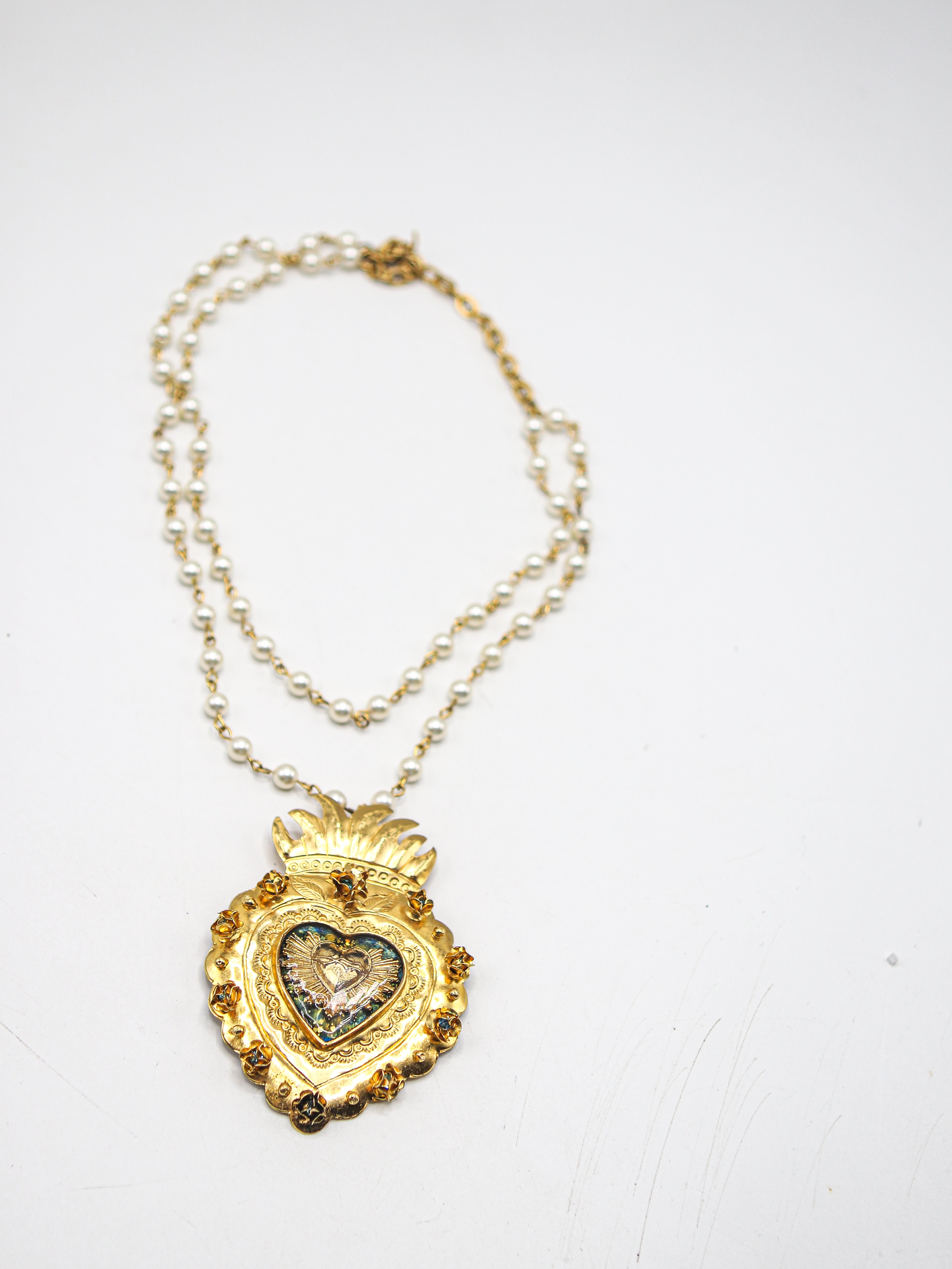 Collar sagrado corazón