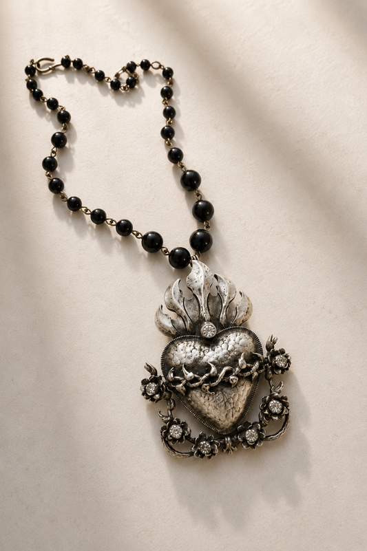 Collar Sagrado Corazón y piedras