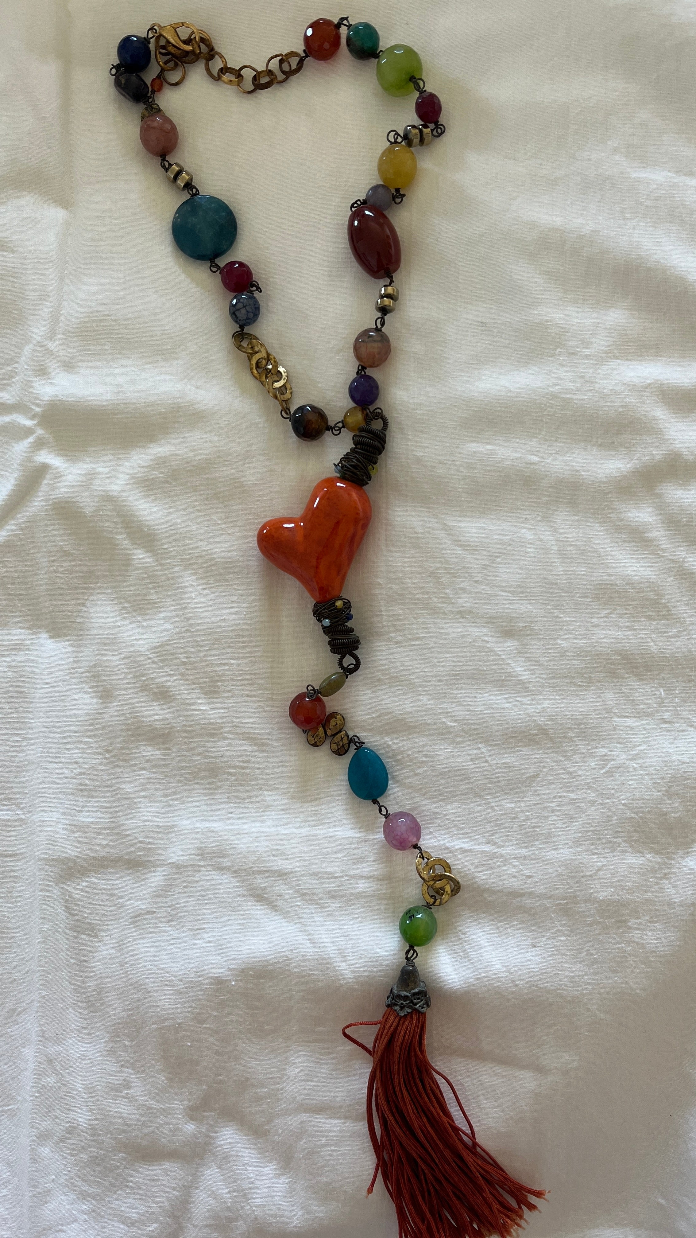 Collar piedras y corazón