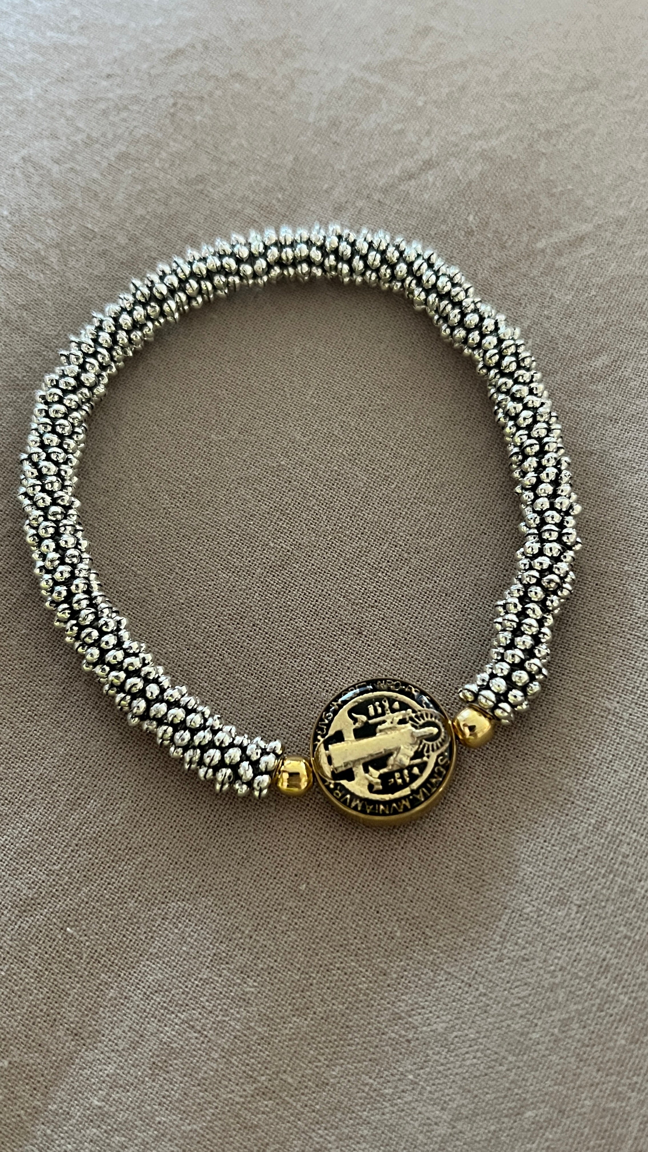 Pulsera San Benito negra
