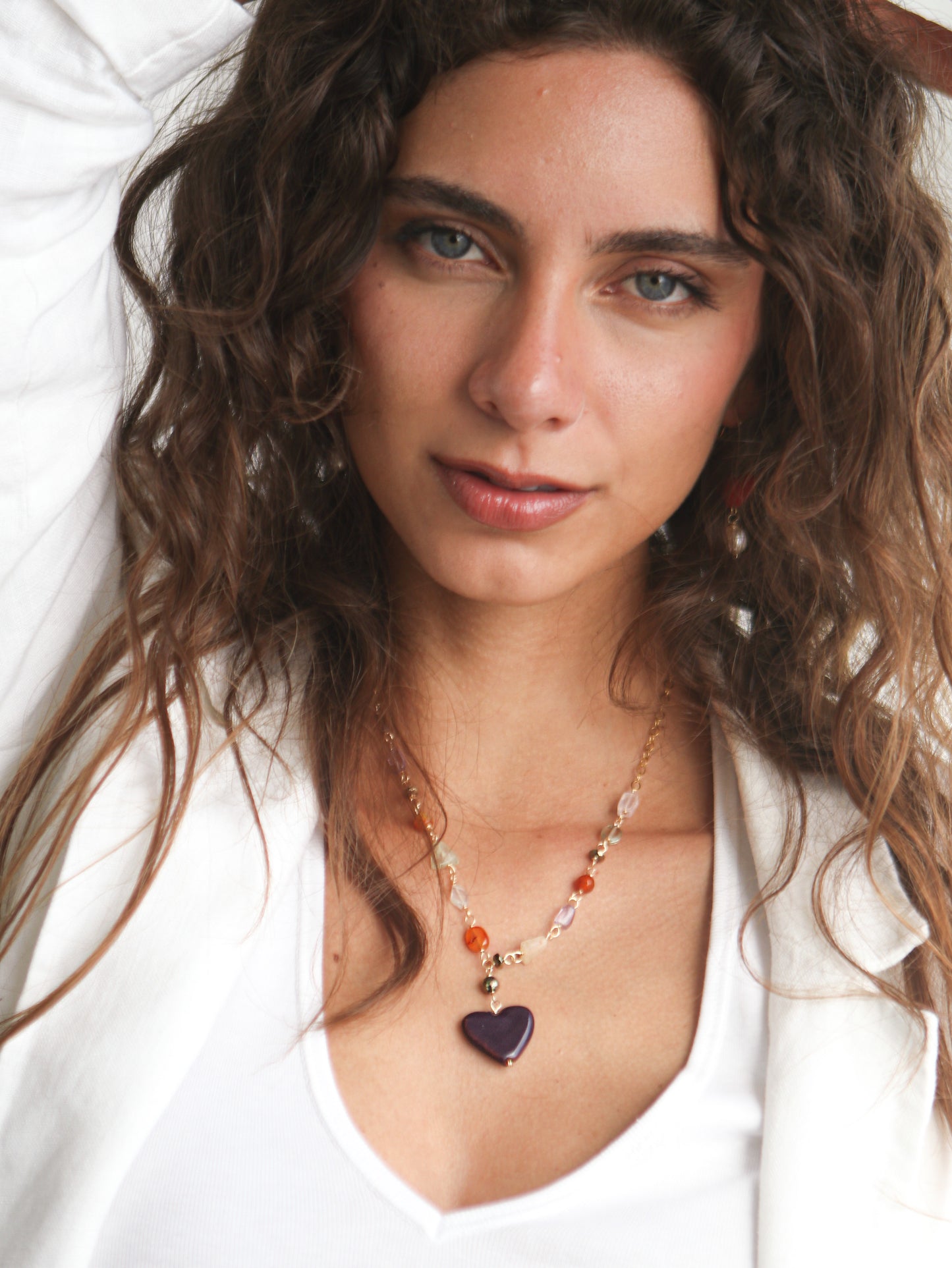 COLLAR PIEDRAS Y CORAZON