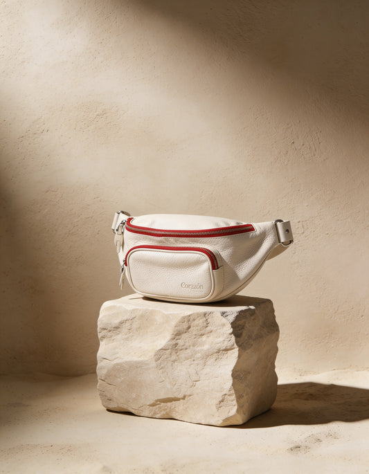 BANANO CUERO CON CIERRE ROJO