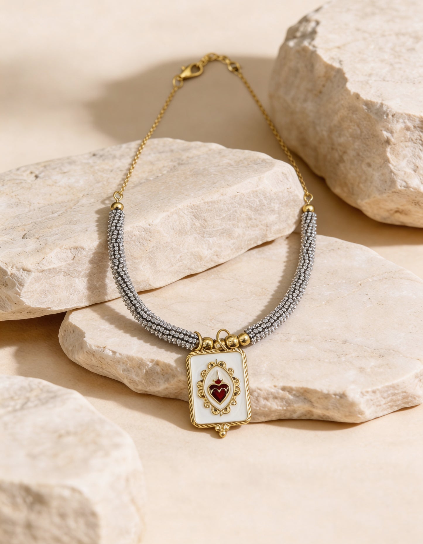 COLLAR DE SAGRADO CORAZÓN