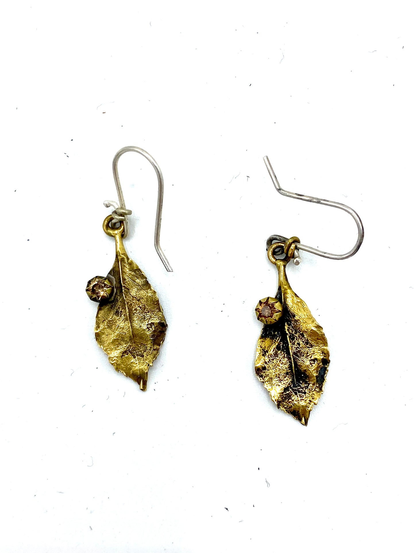 AROS HOJA PEQUEÑA CON CRISTAL ENGASTADO